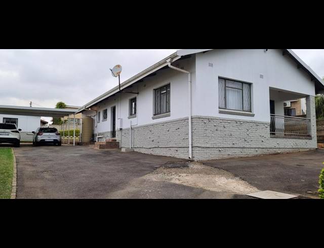 3 BEDROOM HOUSE FOR SALE IN WOODLANDS